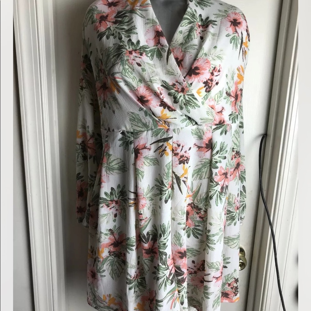 NEW TOXIK 3 -PLUS SIZE 2X -FLORAL IVORY SEXY ROMPER SHORTS- VIBRANT